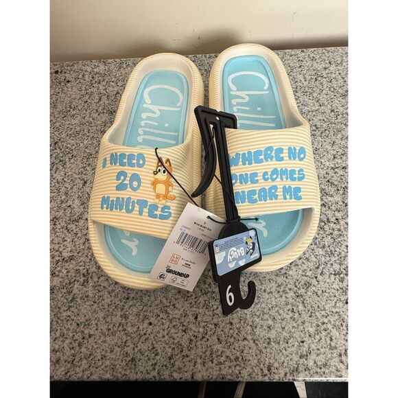 GroundUp Bluey Chilli Heeler Women's Slides I need 30 Minutes when no one comes - Picture 2 of 5